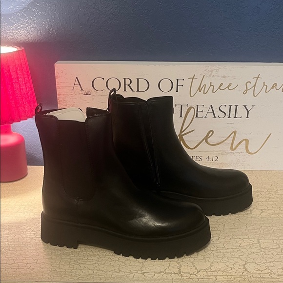 Arizona Jean Company Shoes - Arizona Jean Company Black Combat Boots new with tags